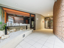 オフィスビル出入口