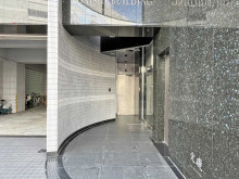 オフィスビル出入口