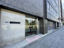 オフィスビル出入口