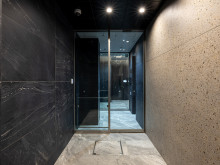 オフィスビル出入口