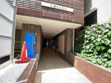 オフィスビル出入口