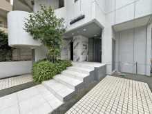 オフィスビル出入口