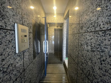 オフィスビル出入口