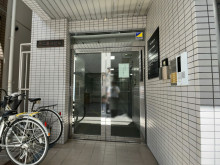 オフィスビル出入口