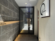 オフィスビル出入口