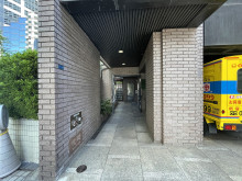 オフィスビル出入口