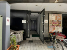 オフィスビル出入口