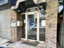 オフィスビル出入口