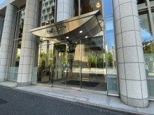 オフィスビル出入口