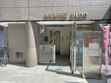 オフィスビル出入口