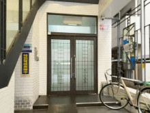 オフィスビル出入口