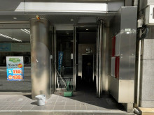 オフィスビル出入口