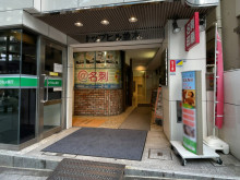 オフィスビル出入口