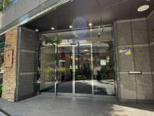 オフィスビル出入口