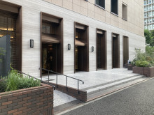 オフィスビル出入口