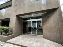 オフィスビル出入口