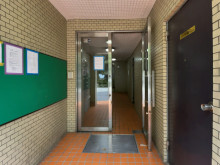 オフィスビル出入口