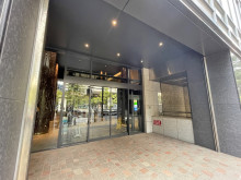 オフィスビル出入口