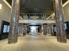 エントランスホール