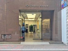 オフィスビル出入口