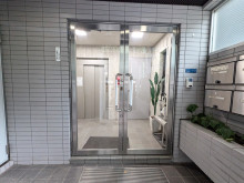 オフィスビル出入口