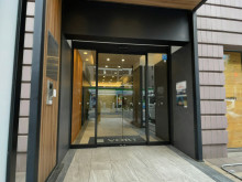 オフィスビル出入口