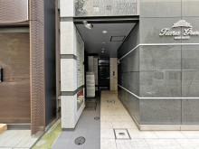 オフィスビル出入口