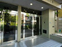 オフィスビル出入口