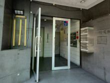 オフィスビル出入口