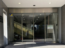 オフィスビル出入口