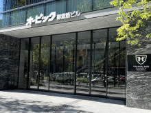 オフィスビル出入口