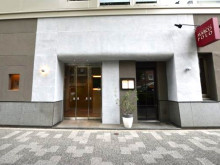 オフィスビル出入口