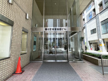 オフィスビル出入口