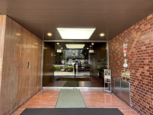 オフィスビル出入口