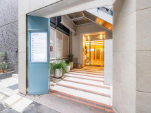 オフィスビル出入口