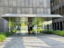 オフィスビル出入口