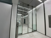 エレベーターホール出