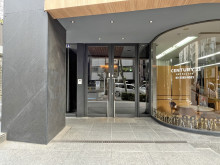 オフィスビル出入口