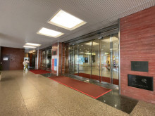 オフィスビル出入口