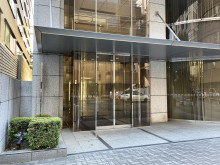 オフィスビル出入口