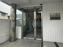 オフィスビル出入口