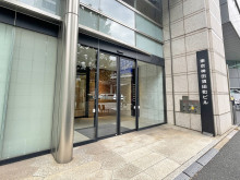 オフィスビル出入口