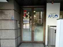 オフィスビル出入口