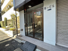 オフィスビル出入口