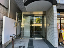 オフィスビル出入口