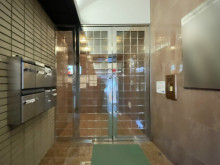 オフィスビル出入口