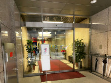 オフィスビル出入口