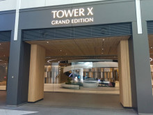 オフィスビル出入口