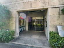 オフィスビル出入口