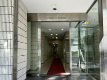 オフィスビル出入口